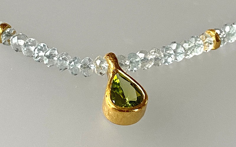 17_zarteaquamarinkettemitperidot