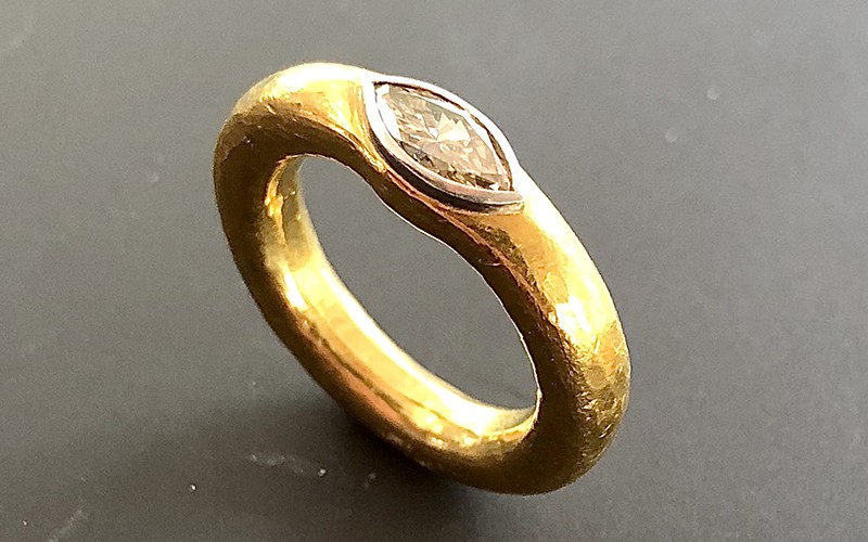 44_diamantnavettefeingoldplatin